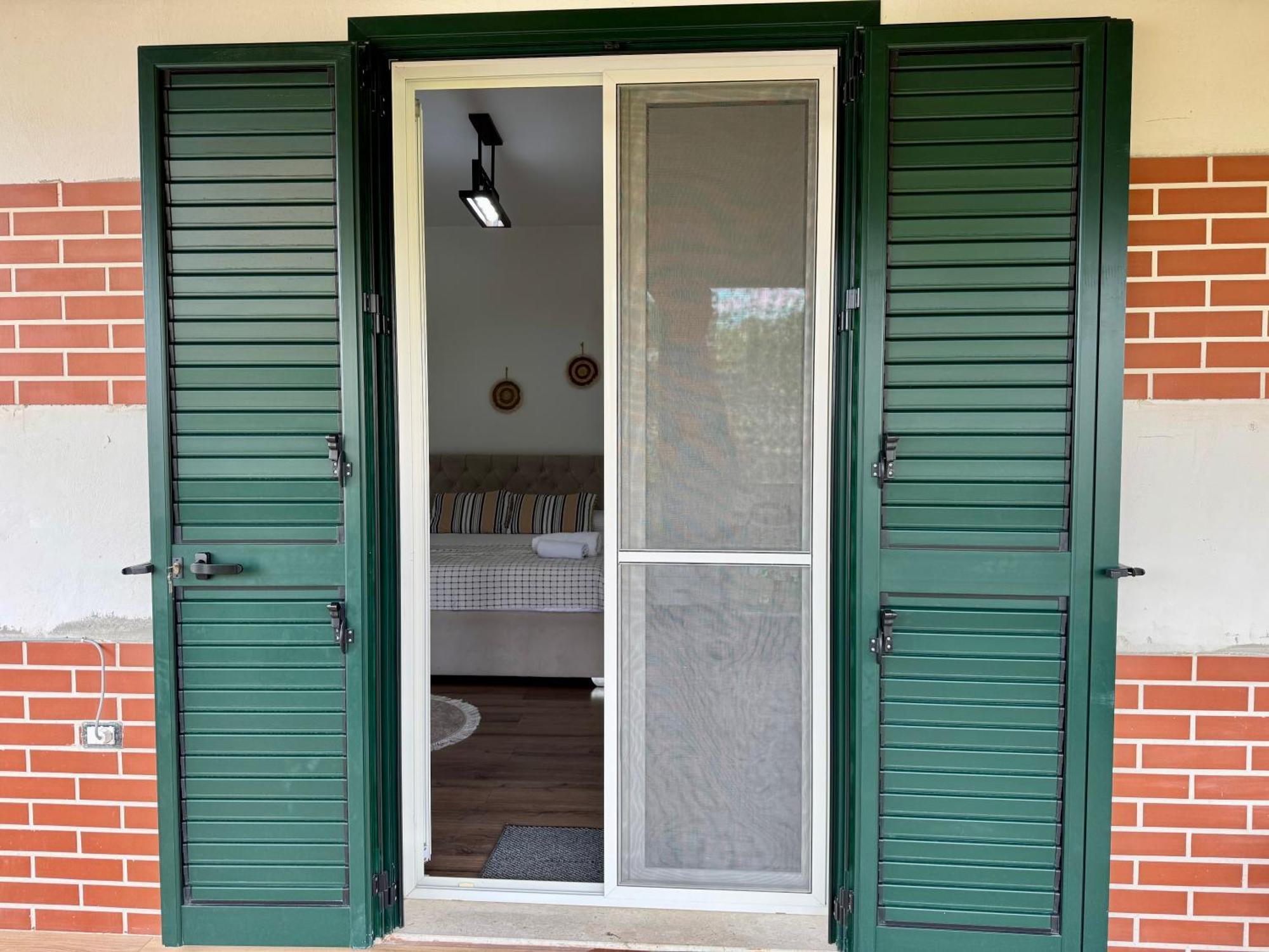 Raffaello's House * Vlore